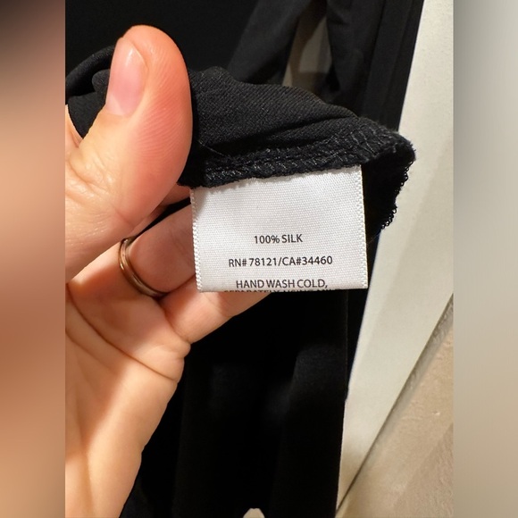 Eileen Fisher 100% Silk Long-Sleeved Shirt in Black - Sz. XS - Capsule Wardrobe - Picture 3 of 14